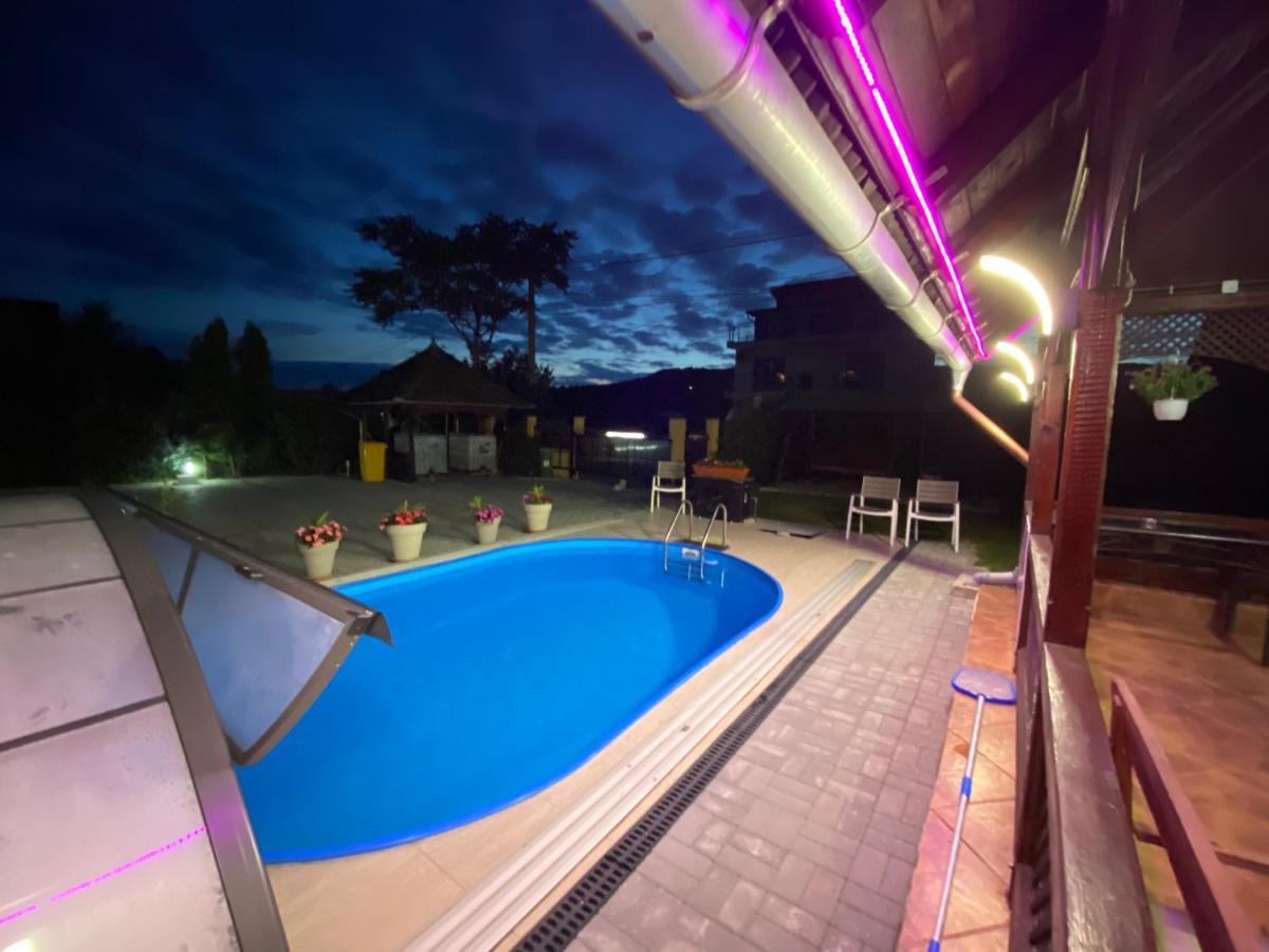 Hotel Vila Eszter à Sovata Extérieur photo